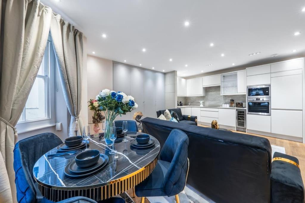 2 Bed / 2 Bath Versace Apartment In Knightsbridge Londen Buitenkant foto