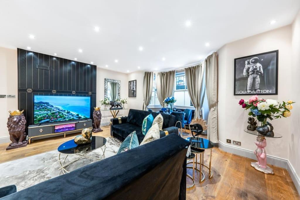 2 Bed / 2 Bath Versace Apartment In Knightsbridge Londen Buitenkant foto