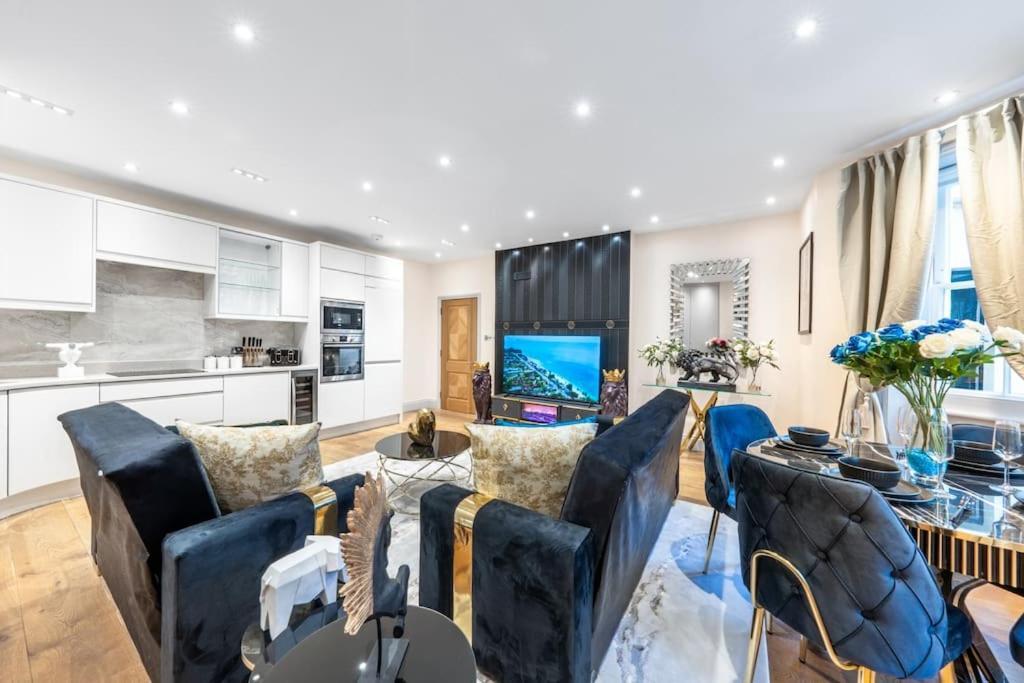 2 Bed / 2 Bath Versace Apartment In Knightsbridge Londen Buitenkant foto